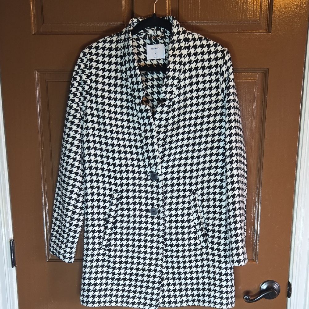 Old Navy-Blk/white textured houndstooth Jkt. Sz M.